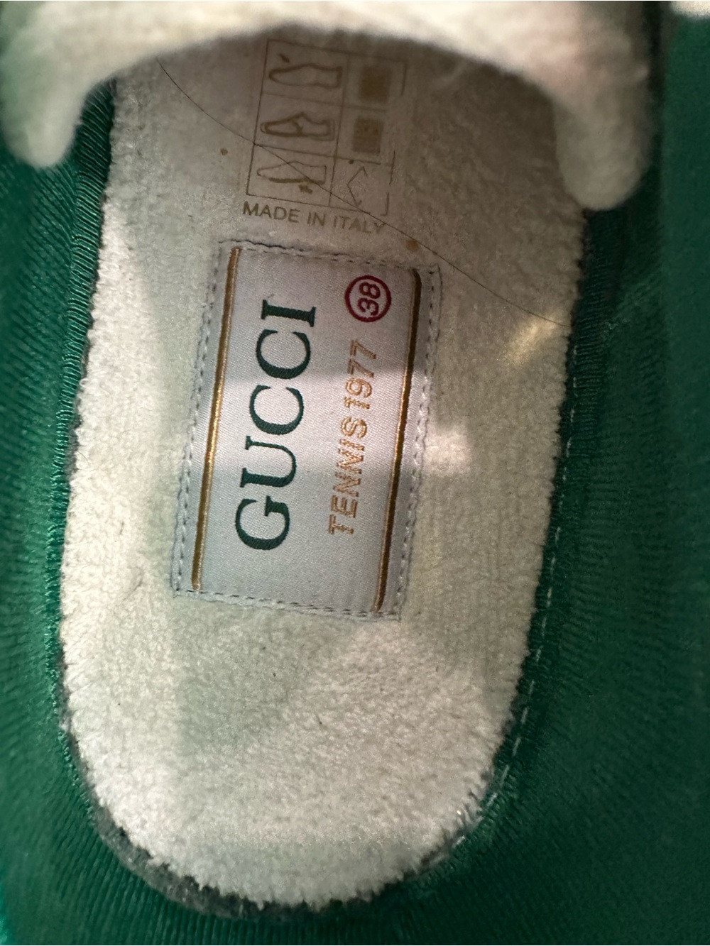 Gucci Cream Canvas Low-Top Sneakers with Green & Red Stripes - Picture 2 of 9
